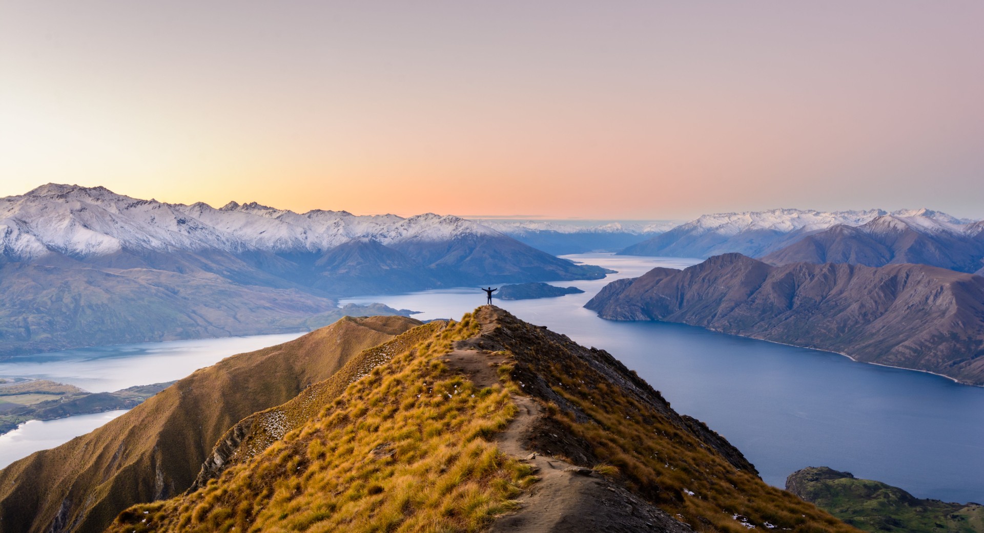 Roy peak trekking